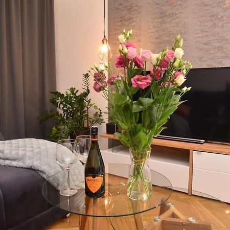 Good Feeling Rynek Wroclaw Apartment Ngoại thất bức ảnh